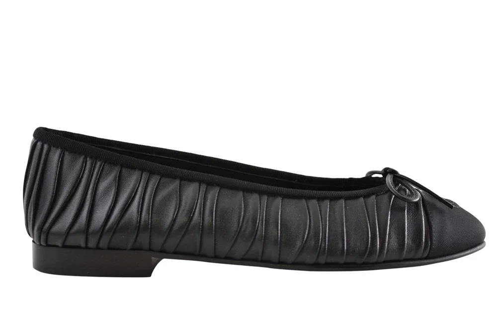 Chanel 26A Black Pleated Lambskin Leather CC Logo Bow Ballet Ballerina Flat 39